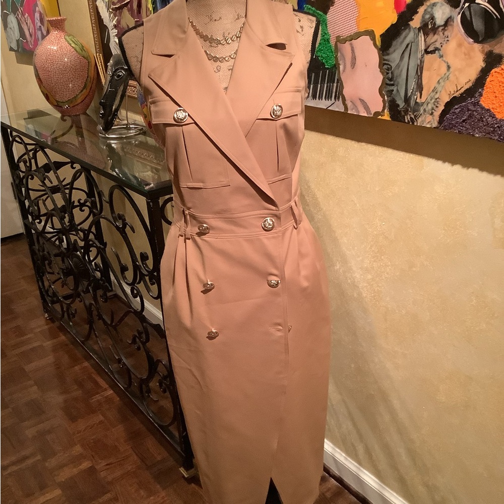Double breasted style midi dress.